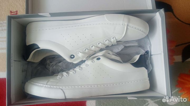 Кроссовки мужские 43 размера новые