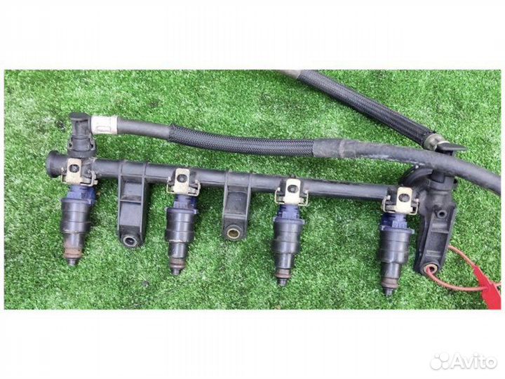 Топливная рампа Renault Megane 1.6 1998