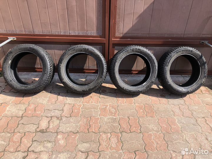Continental IceContact 3 215/55 R17 52T