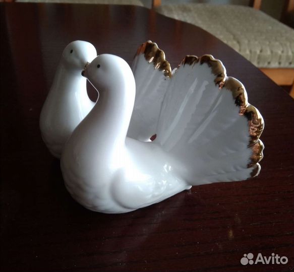 Статуэтка Голубки фарфор