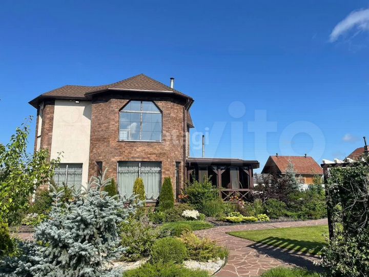 Дом 239,8 м² на участке 36 сот.