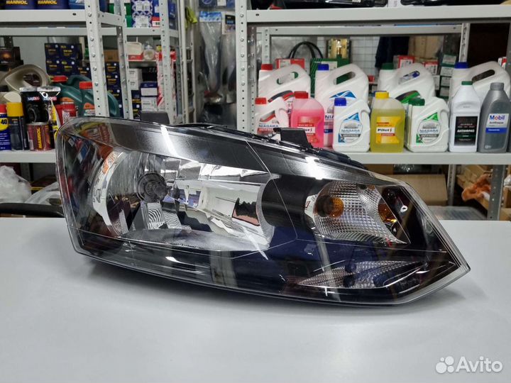 Фара передняя правая Volkswagen Polo Sedan с 2011
