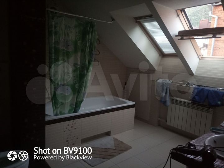 Комната 90 м² в 2-к., 3/3 эт.