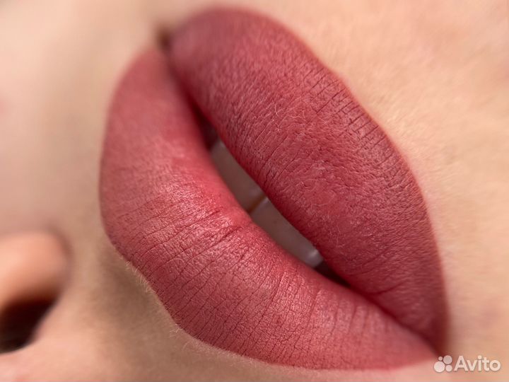 Перманентный макияж бровей