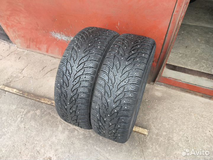 Nokian Tyres Hakkapeliitta 9 SUV 215/65 R16 102T