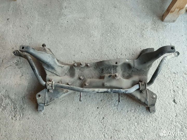 Подрамник lancer 9 ланцер 9