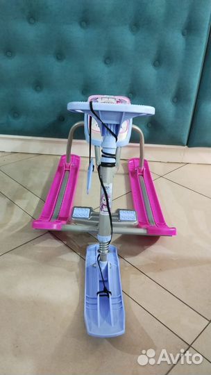 Снегокат для девочки (новый)