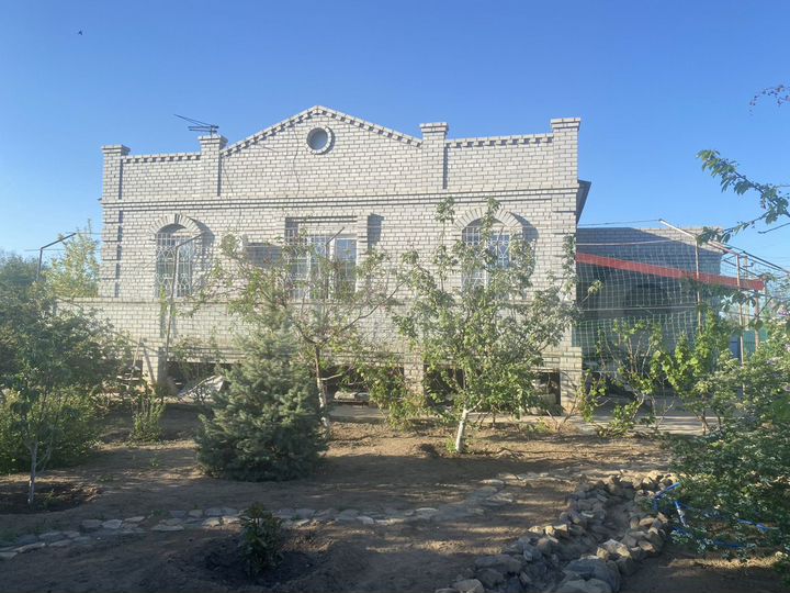 Дом 227,9 м² на участке 18 сот.