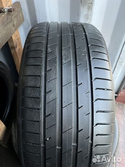 Delinte DS7 Sport 275/40 R22 108Y