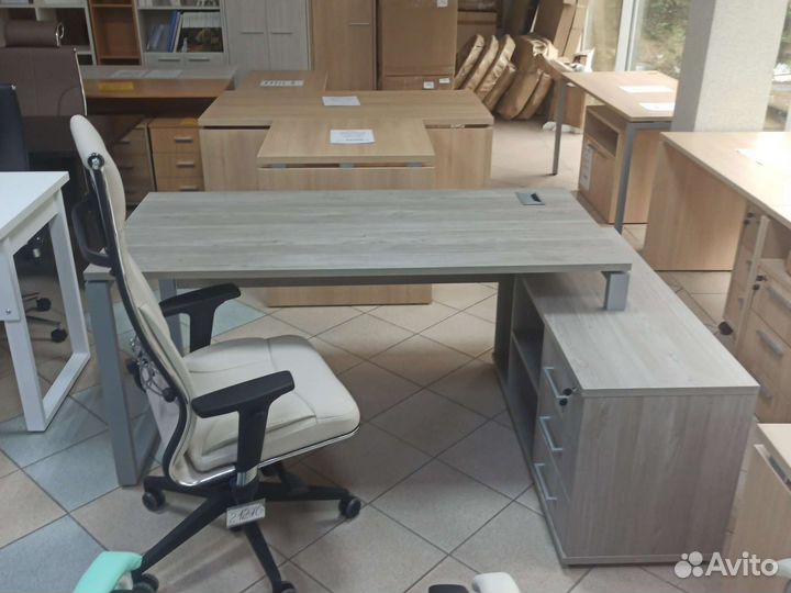 Стол руководителя