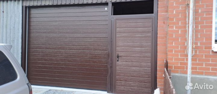 Секционные гаражные ворота Alutech