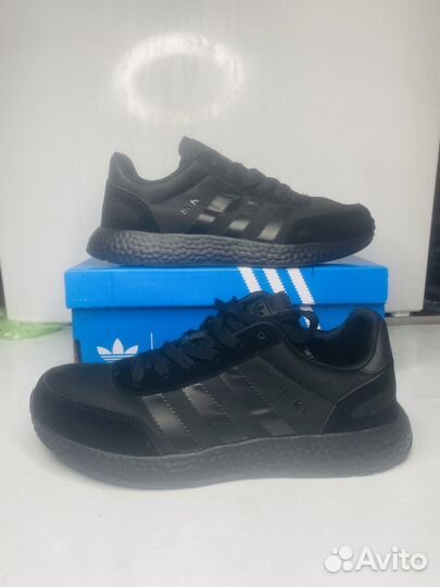 Кроссовки новые Adidas Iniki