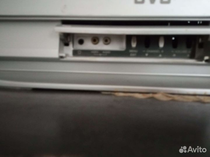 Телевизор бу Jvs