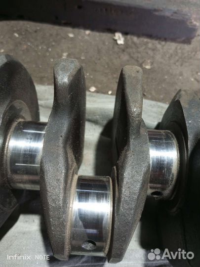 Коленвал с двигателя 4s на 52