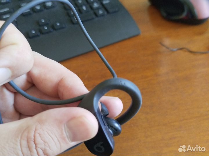 Беспроводные наушники Powerbeats