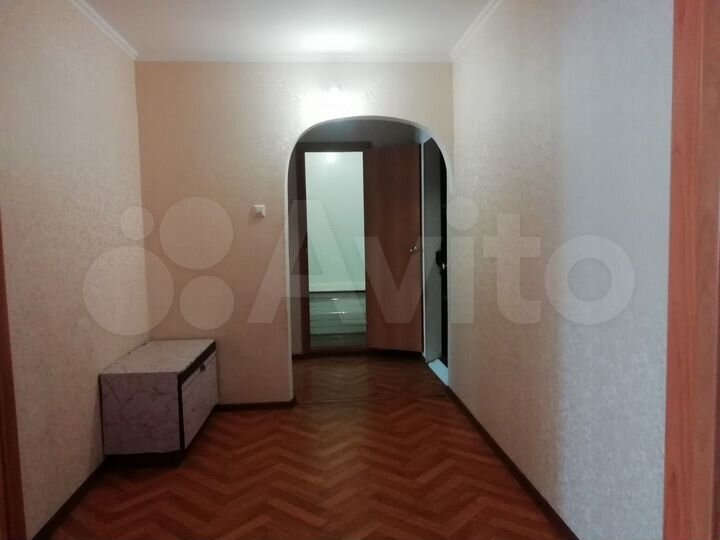 2-к. квартира, 75 м², 4/10 эт.