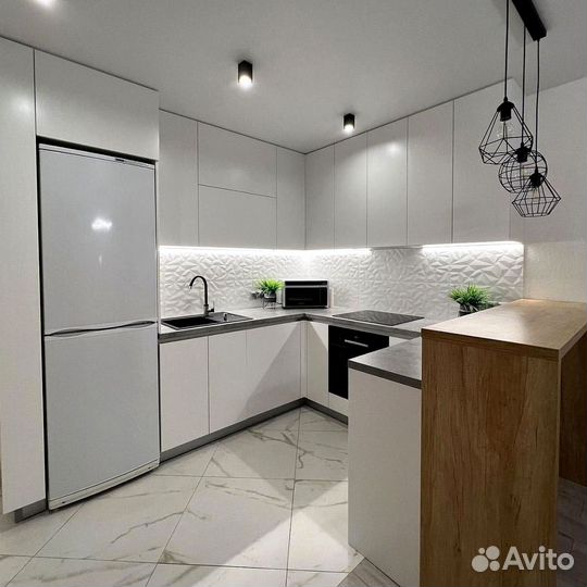 Кухонный гарнитур в стиле хай тек