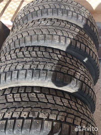 Dunlop SP Winter Ice 01 235/65 R17