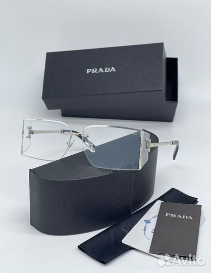 Солнцезащитные очки prada