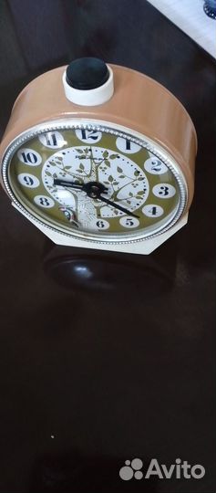 Часы- будильник СССР,механика