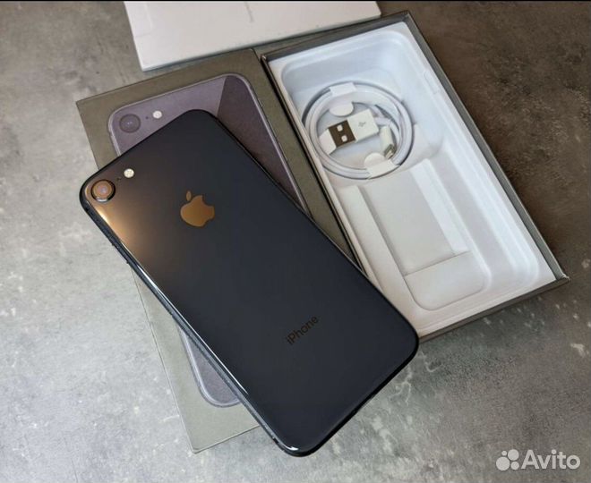 iPhone 8, 128 ГБ