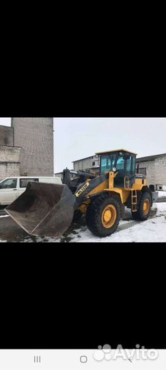 Погрузчик фронтальный