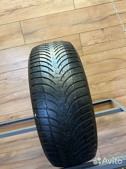 Michelin Alpin A4 215/55 R17