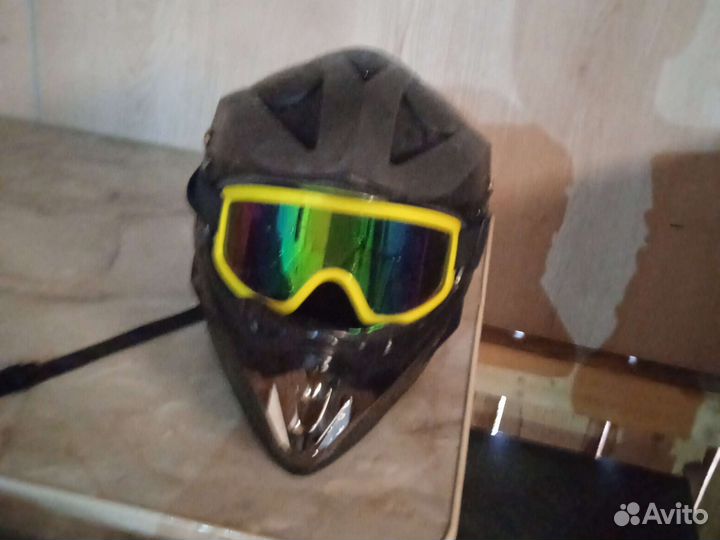 Кроссовый шлем