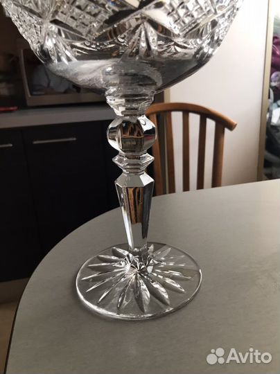 Большая хрустальная ваза для цветов