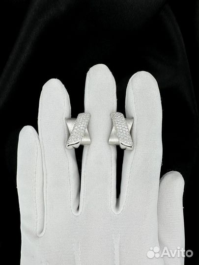 Золотые серьги с бриллиантами 750/ 15.65