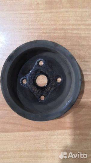 Шкив насоса водяной помпы Nissan Primera