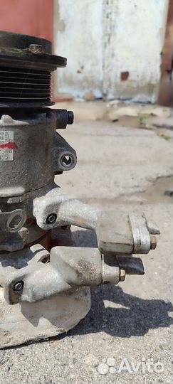Компрессор кондиционера Toyota для двс 1az-fse