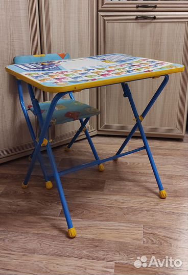 Детский столик и стульчик