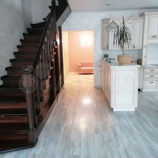 Дом 200 м² на участке 3 сот.