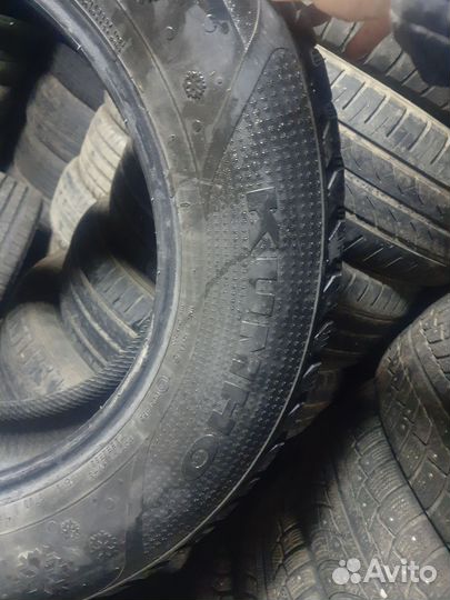 Kumho I'Zen KW32 255/65 R17