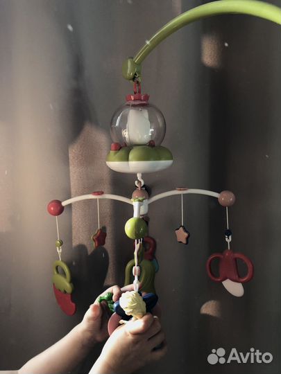 Мобиль музыкальный на кроватку Жирафики