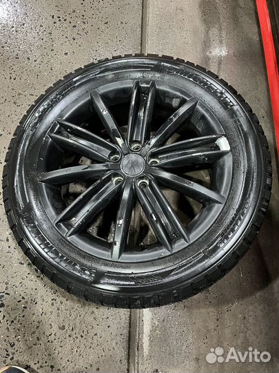 Michelin Latitude X-Ice North 225/55 R18 и 225/55 R18