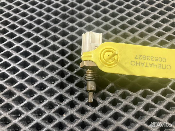 Датчик температуры охлаждающей жидкости Lexus LS