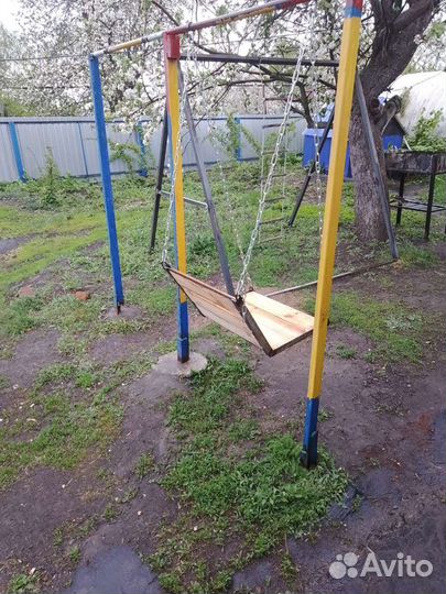 Детские качели уличные