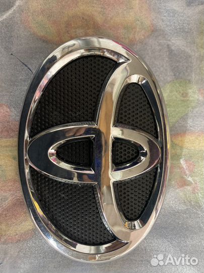 Эмблема toyota