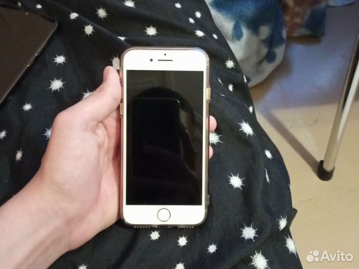 Телефон iPhone 7