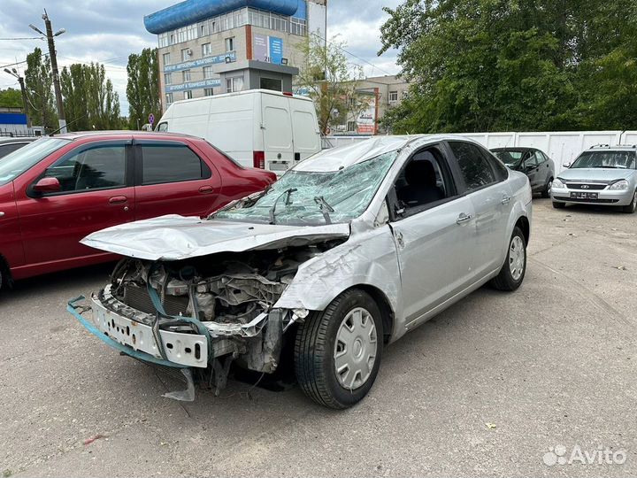 Ford Focus 1.8 МТ, 2010, битый, 220 000 км