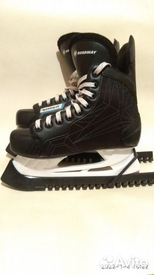 Коньки хоккейные