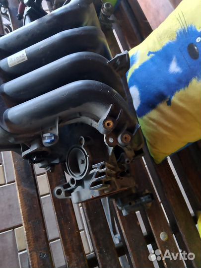 Коллектор впускной Мазда демио2