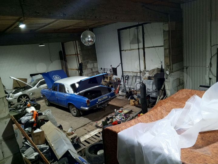 Гараж, > 30 м²