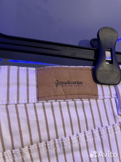 Джинсы stradivarius