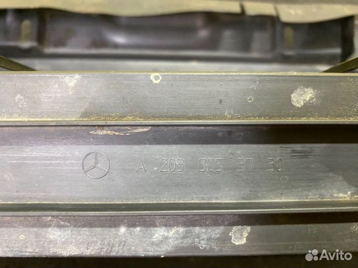 Облицовка интеркулера Mercedes Clc W203 OM646.963