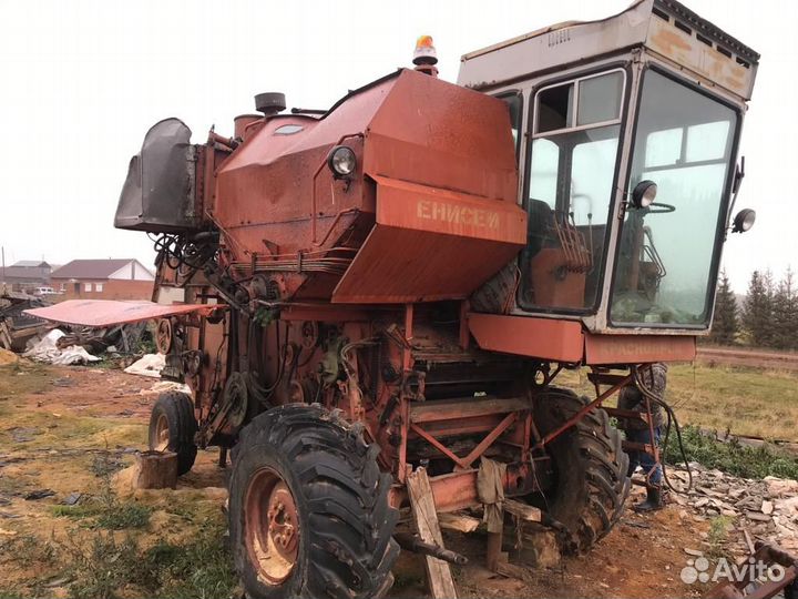 Комбайн Агромаш Агромаш 11 (Енисей-324), 1990