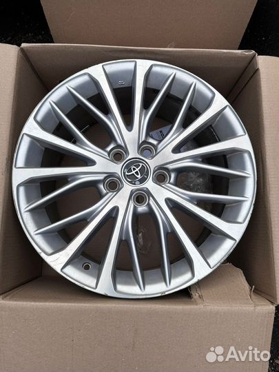Диски toyota camry r18 комплект