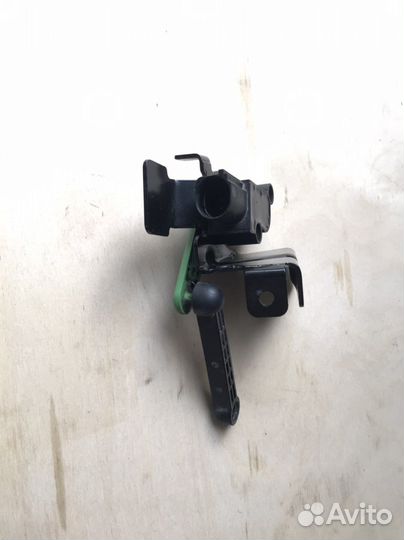 Датчик подвески 5Q0907503 Passat B8